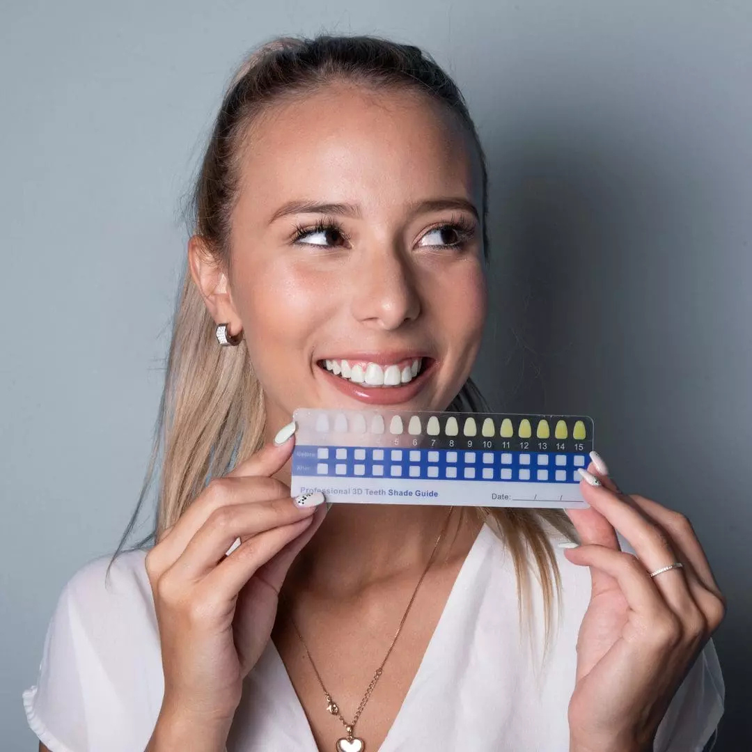 MyCureDerm® OralWhite LED Kit  Sistema de blanqueamiento dental con luz LED – Fórmula suave